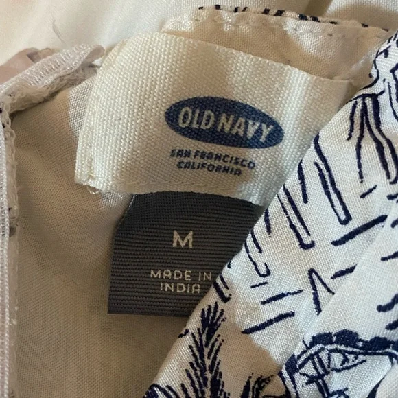⭐️ Old Navy Size Medium Dress - Picture 6 of 6